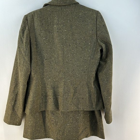 Brooks Brothers Modern Minimalist Wool Skirt and Blazer Suit - Picture 7 of 12